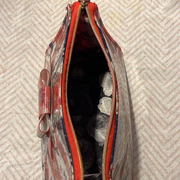 Ted Baker London UK. Cosmetics wash bag. Kat and William’s Royal wedding - Picture 5 of 5